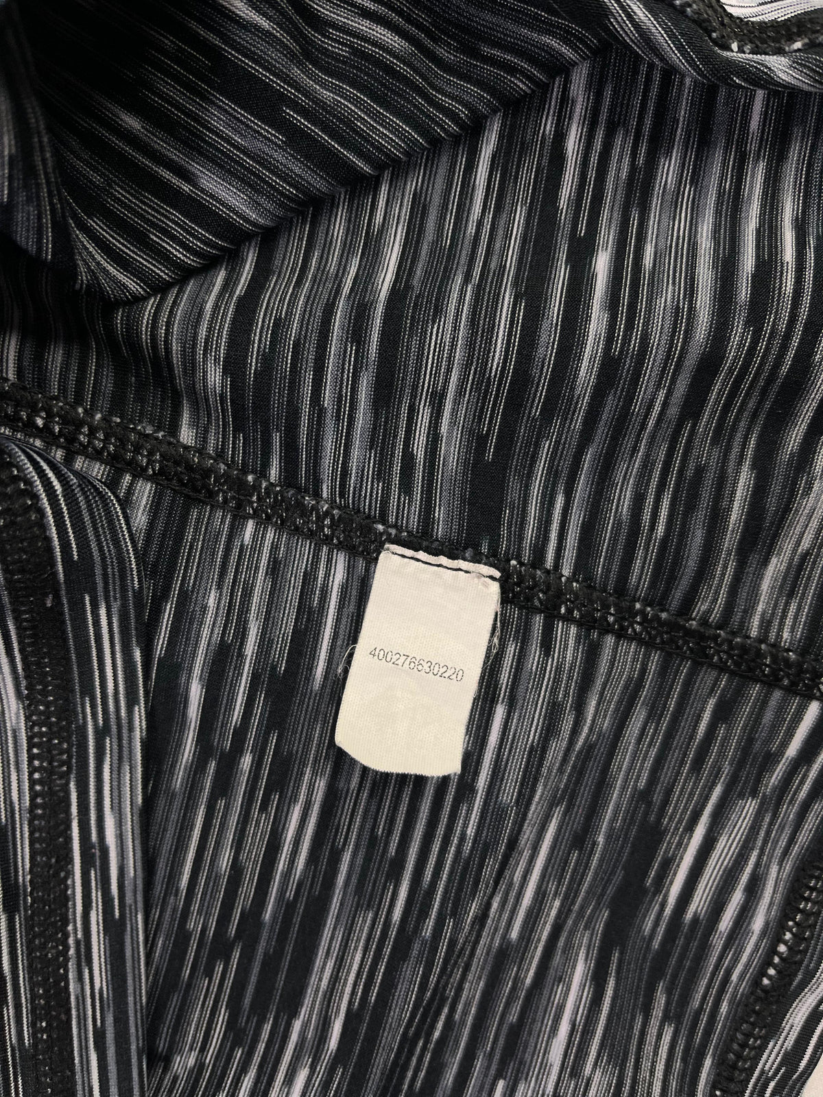 POLERÓN DEPORTIVO MUJER CUELLO ALTO – TALLA APROX. L