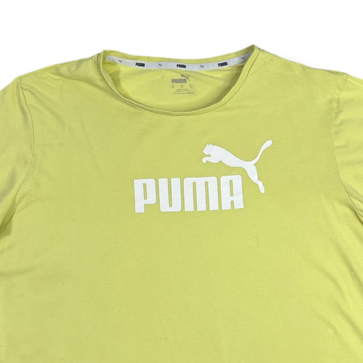 Detalle real logo blanco Puma