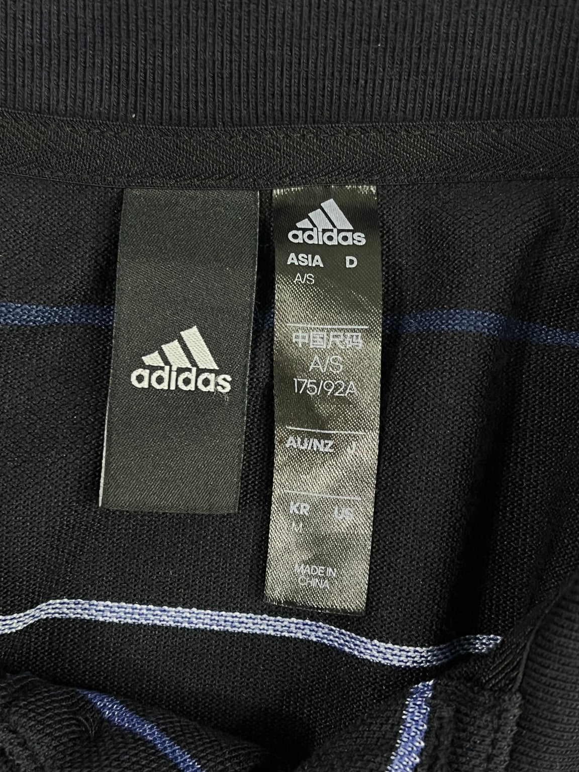 Prenda real: etiqueta Adidas talla S
