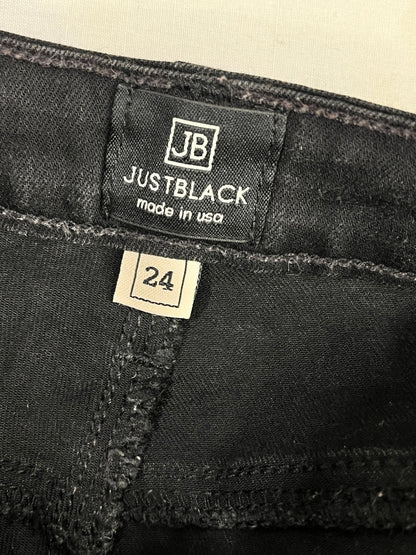 Etiqueta de marca JustBlack talla 24