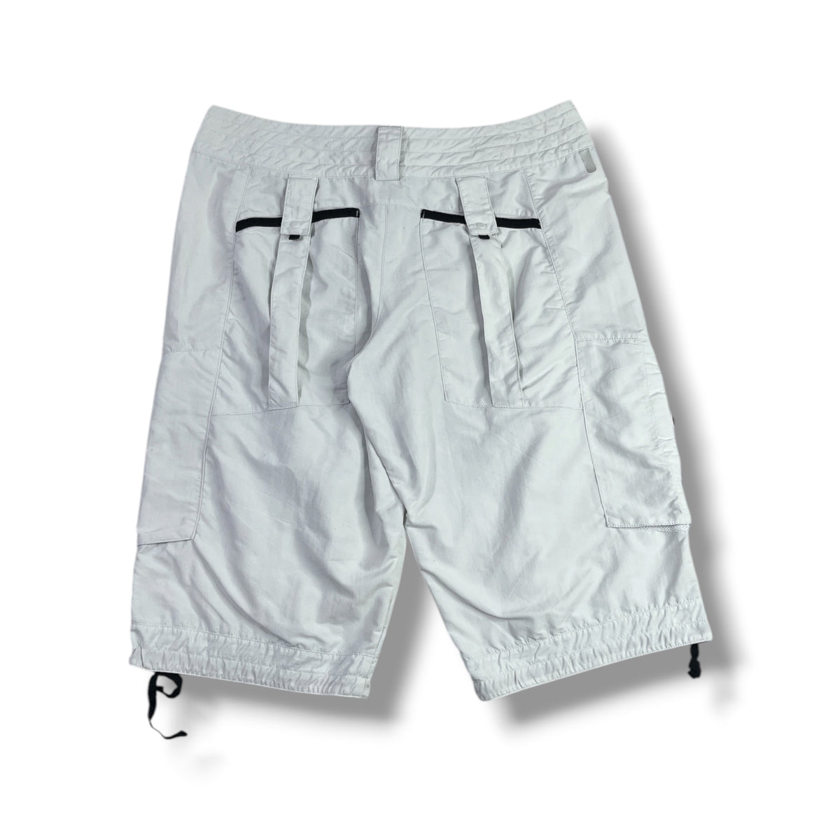 Foto original short Adidas parte trasera con bolsillos