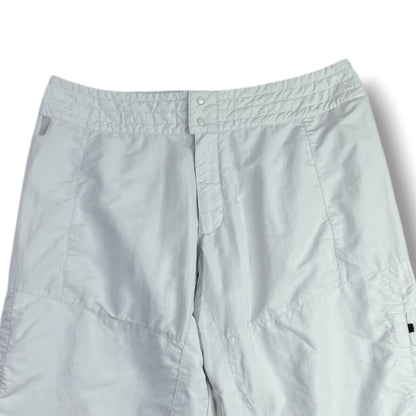 Detalle original de cintura y botones de short Adidas