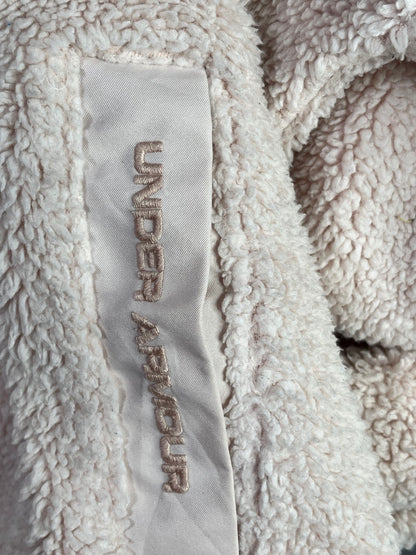 Detalle logotipo Under Armour en bolsillo