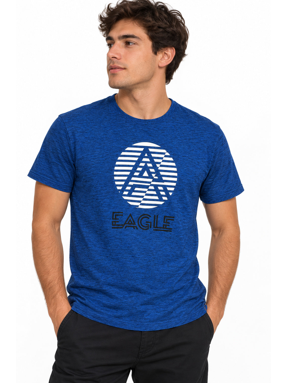 Polera American Eagle azul jaspeado en modelo hombre de frente
