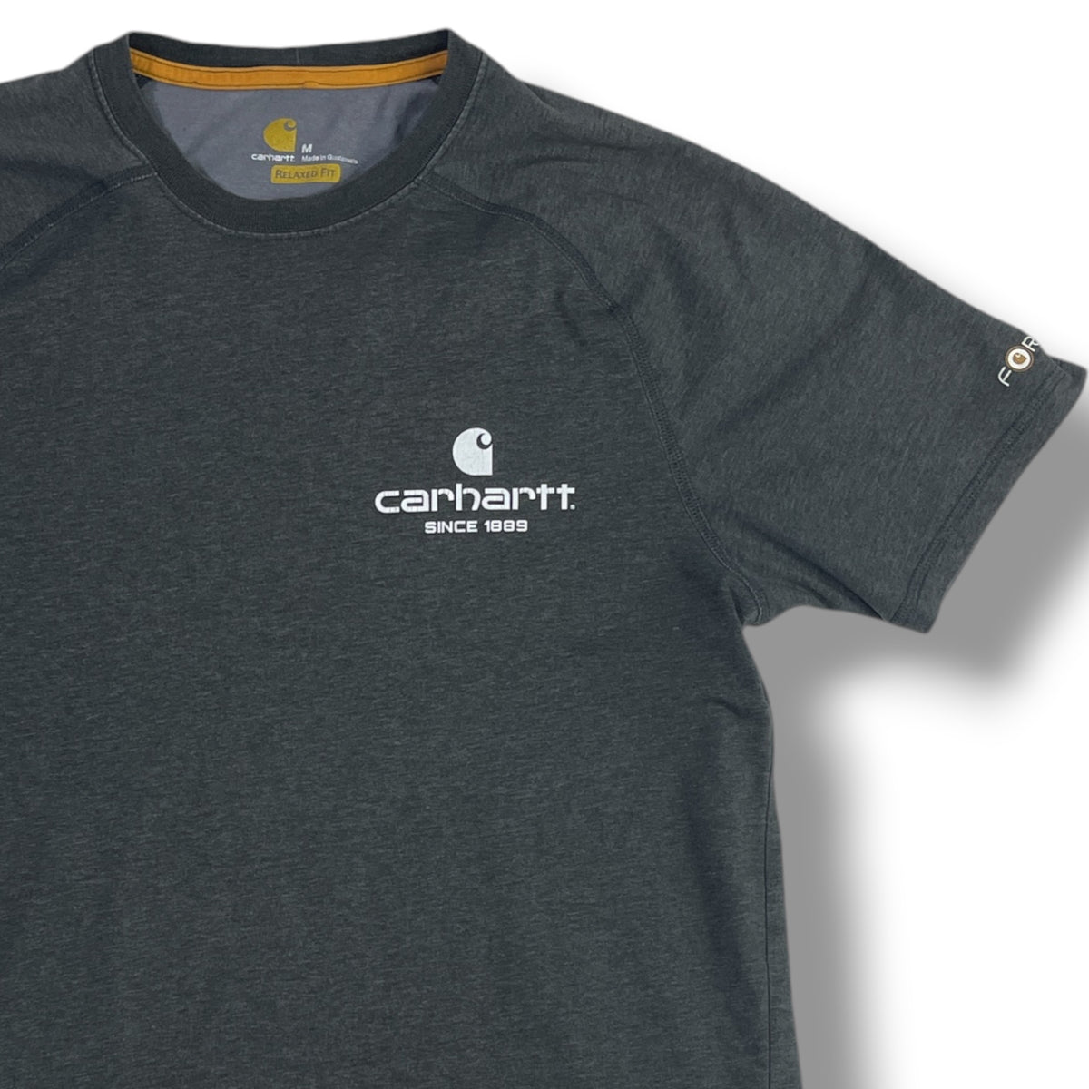 Fotografía original del frente con logo Carhartt Force