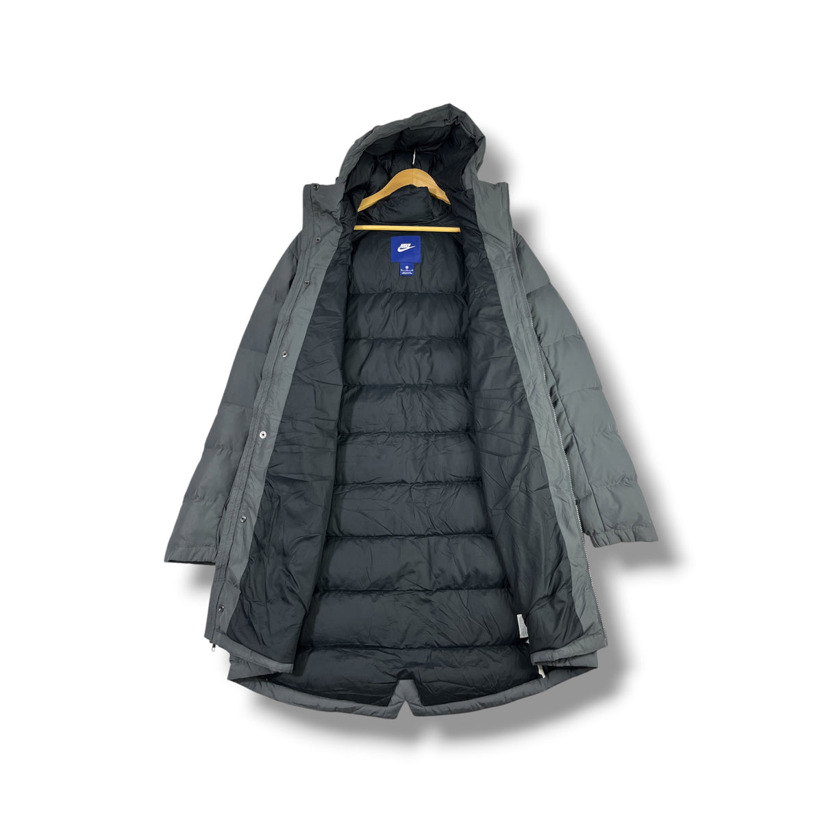 Parka Nike interior con acolchado y etiqueta