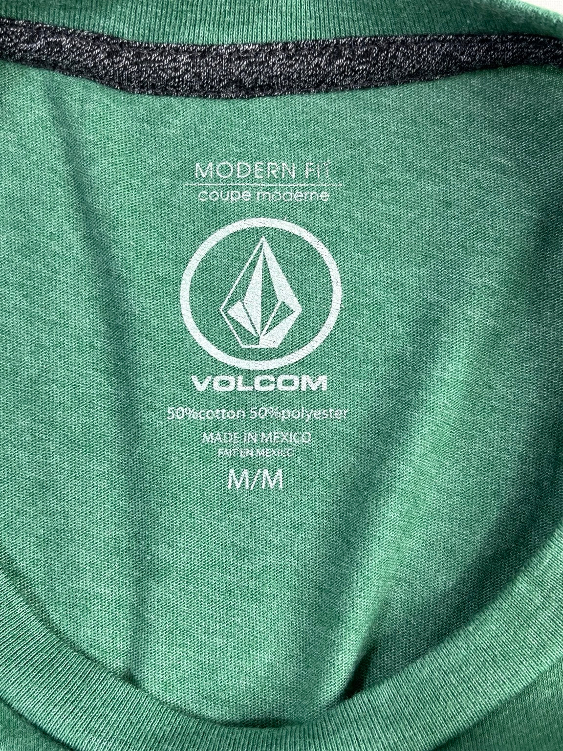 Foto original etiqueta Volcom Modern Fit M