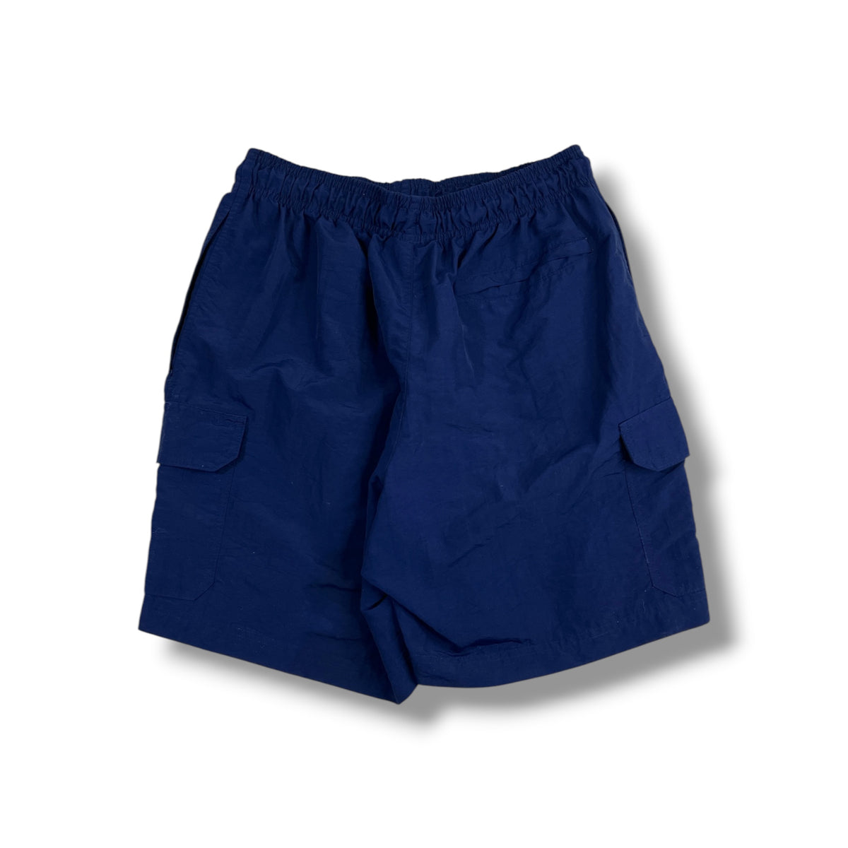 Fotografía real de la parte trasera del short Champion azul marino