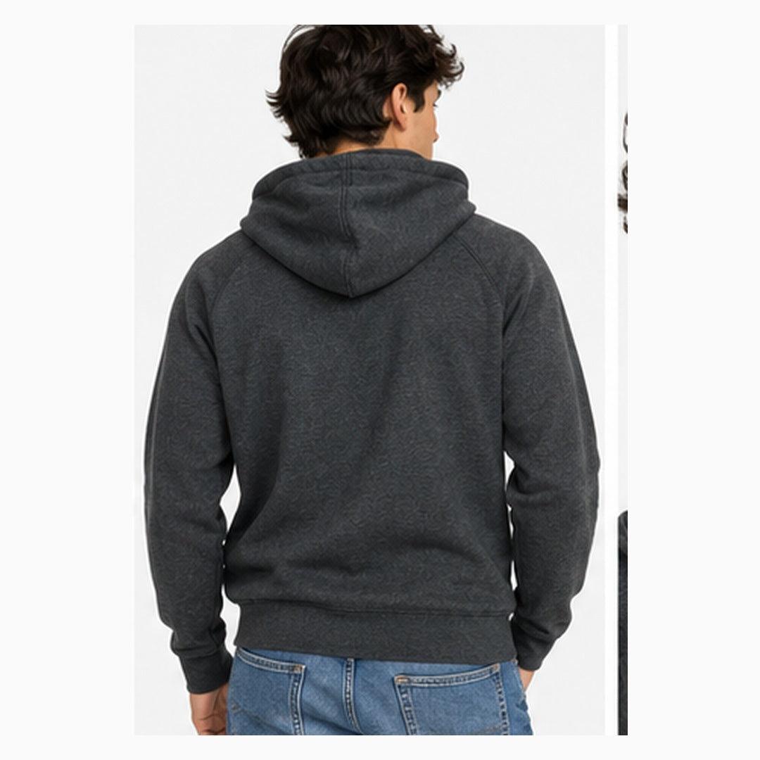 Imagen ilustrativa de modelo hombre con polerón gris oscuro, vista trasera