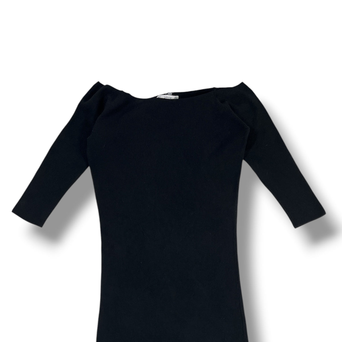 Detalle escote y mangas vestido Zara Knit
