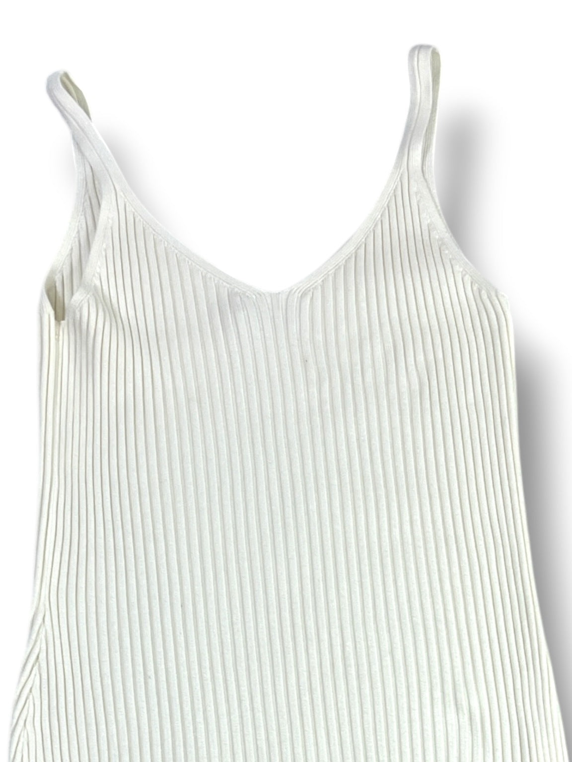 Vestido Abercrombie & Fitch, detalle escote tejido acanalado