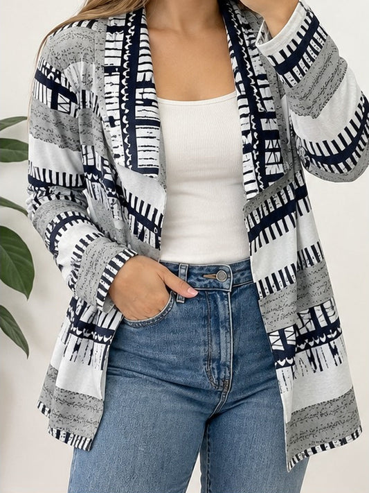 Cárdigan estampado en modelo referencial, imagen 3:4 sin márgenes blancos