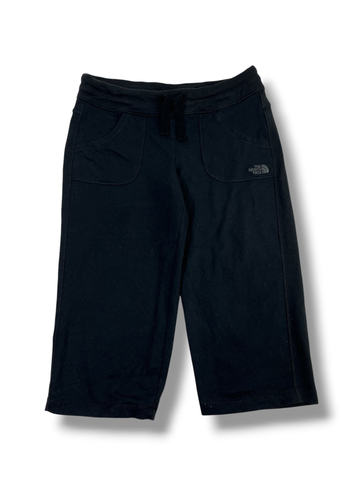 Fotografía real de pantalón capri negro The North Face, frente completo