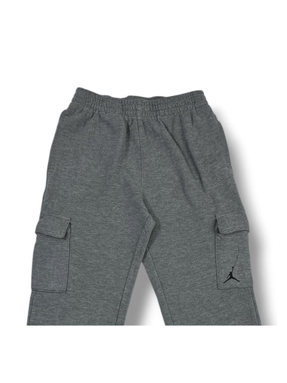 Fotografía real de cintura elástica y bolsillos cargo con logo Jumpman