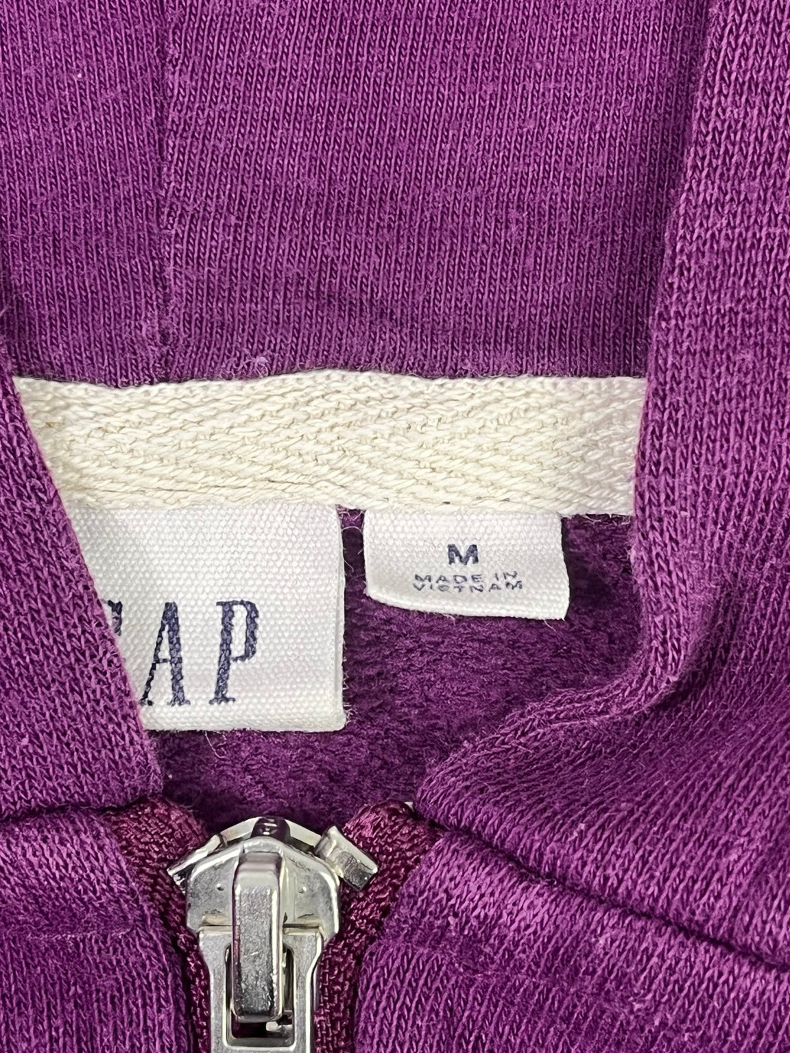 Fotografía original etiqueta de marca GAP talla M