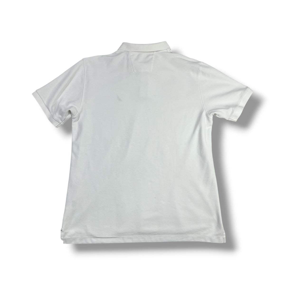 Polera Nautica blanca vista posterior