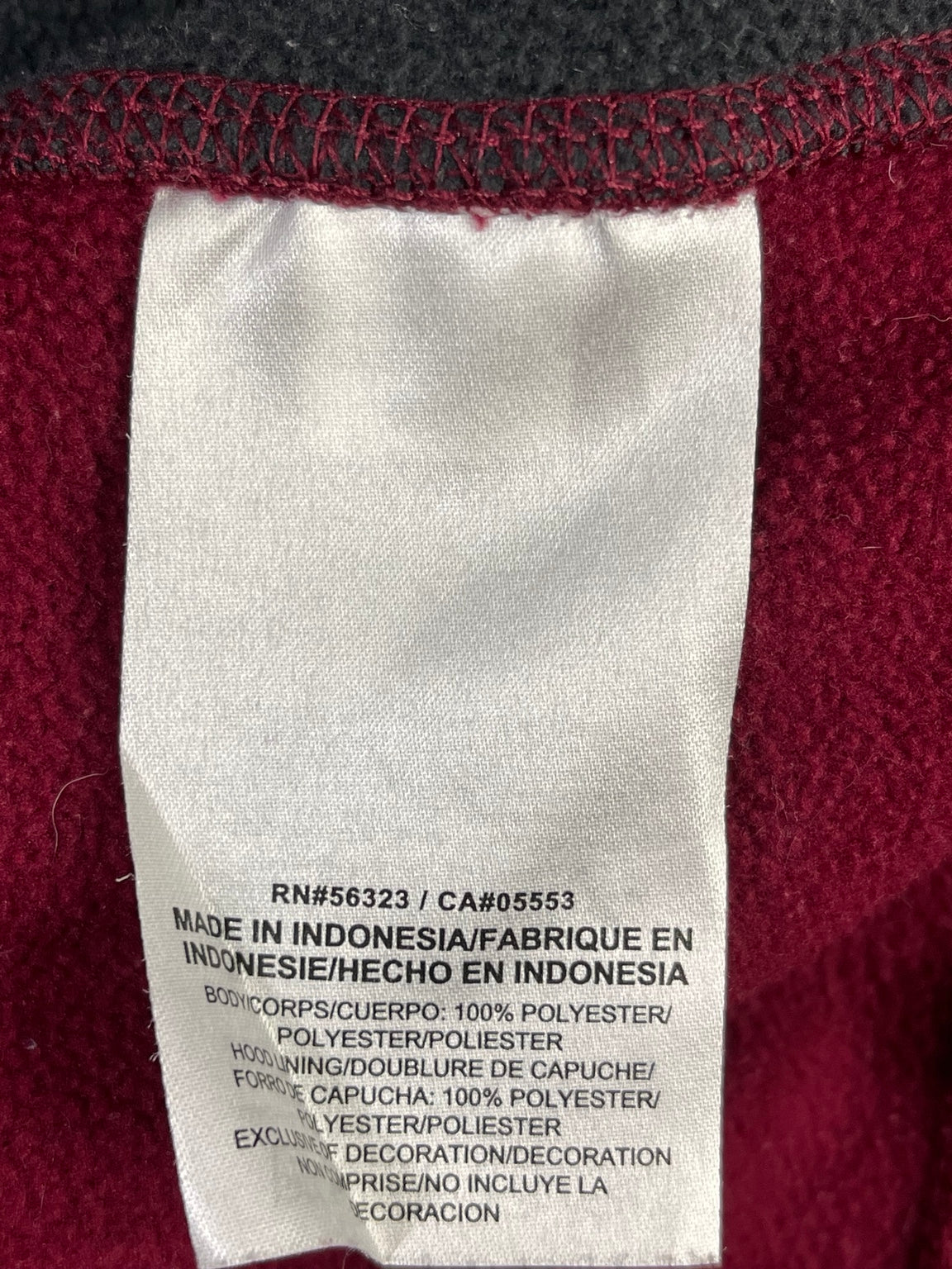 Composición polerón Nike: 100% poliéster