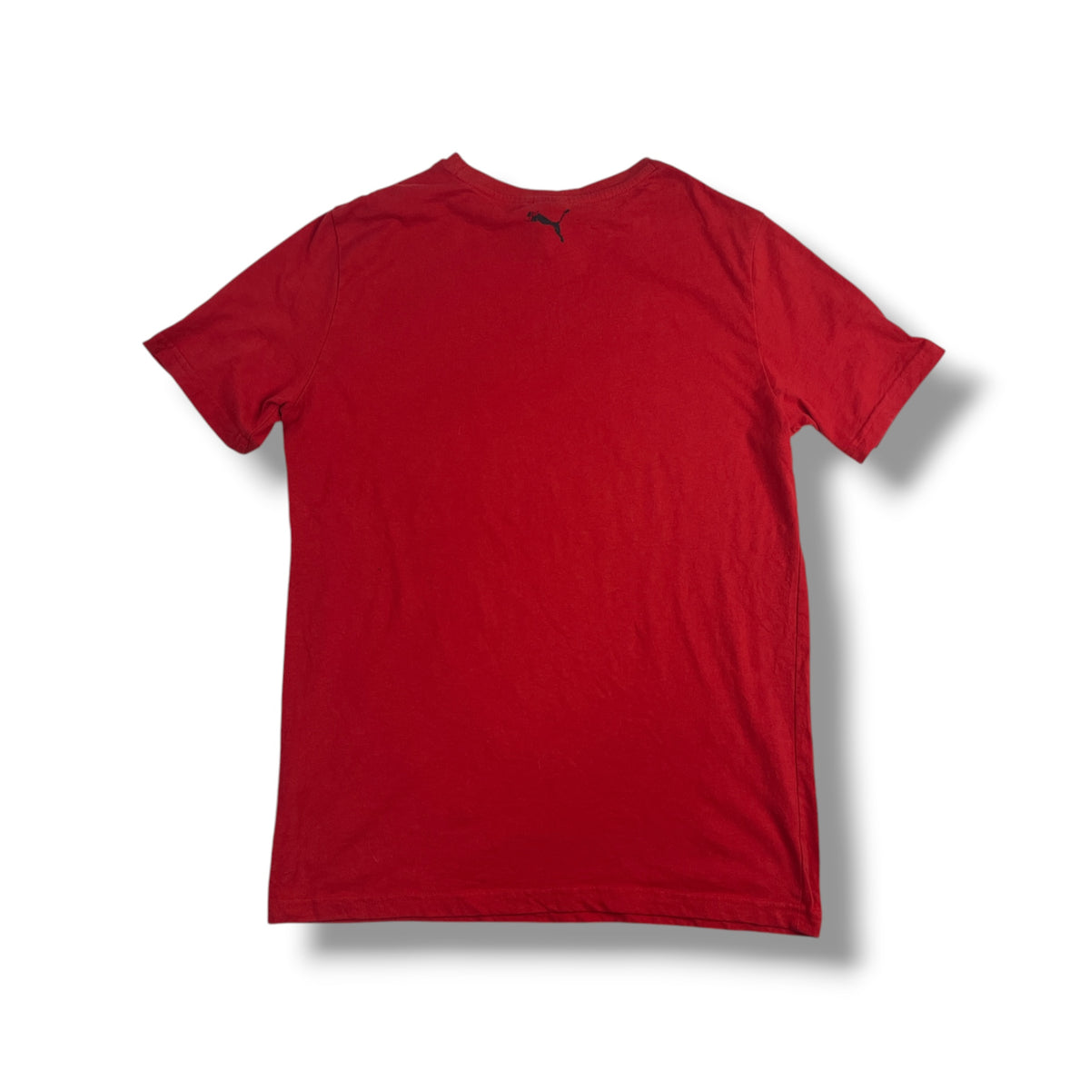 Espalda completa de polera Puma roja