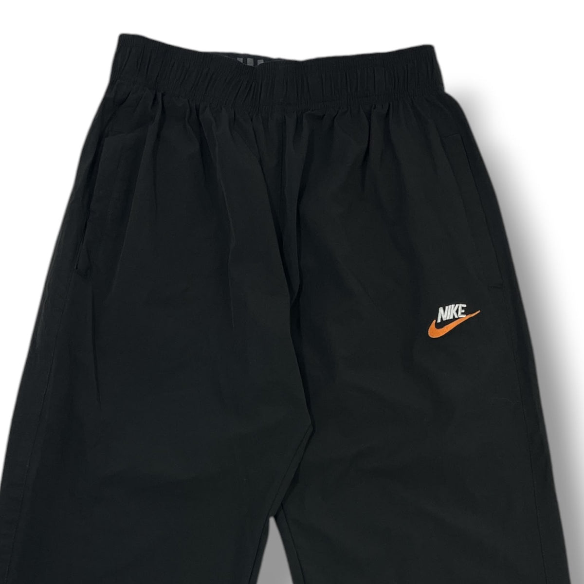 PANTALÓN DEPORTIVO NIKE NEGRO · TALLA L