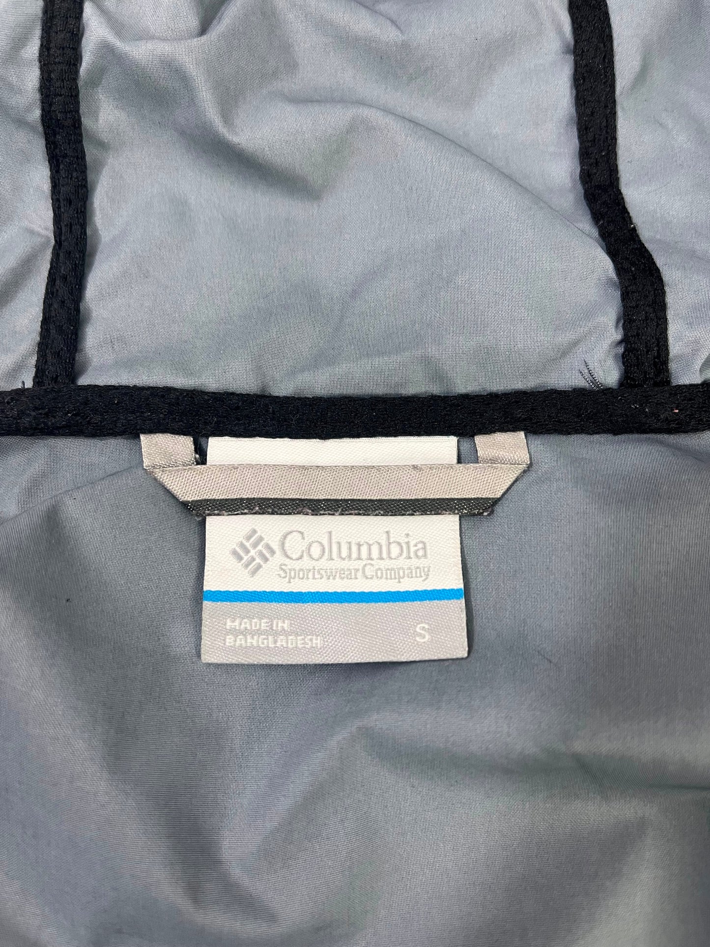 Etiqueta composición 100% Nylon Columbia