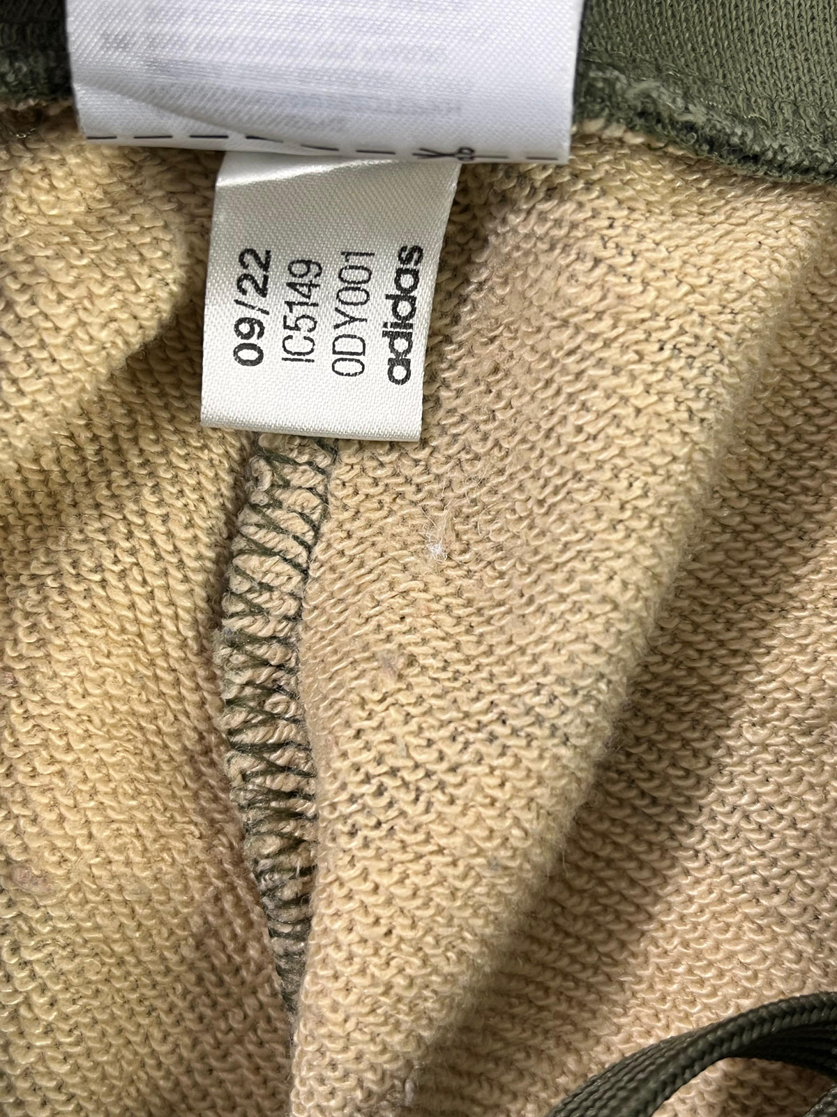 PANTALÓN JOGGER ADIDAS ORIGINALS CAMUFLADO · TALLA JUVENIL 14/16 – XS ADULTO