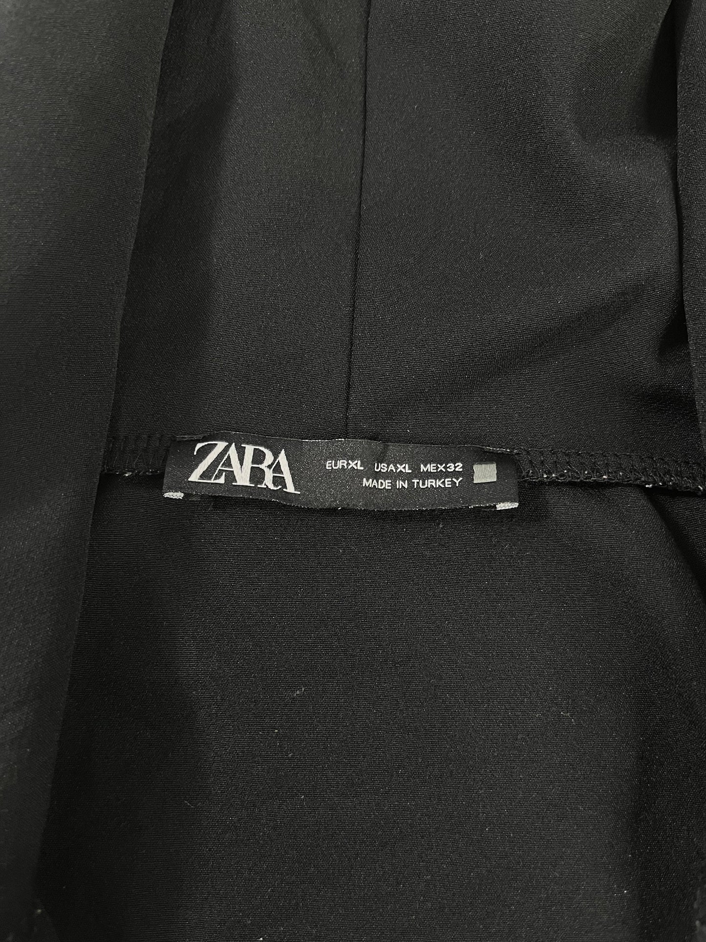 CHAQUETA LIGERA ZARA MUJER TALLA XL NEGRA/VERDE