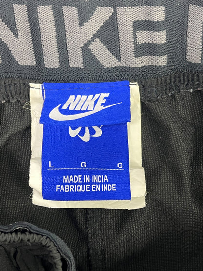 PANTALÓN DEPORTIVO NIKE NEGRO · TALLA L