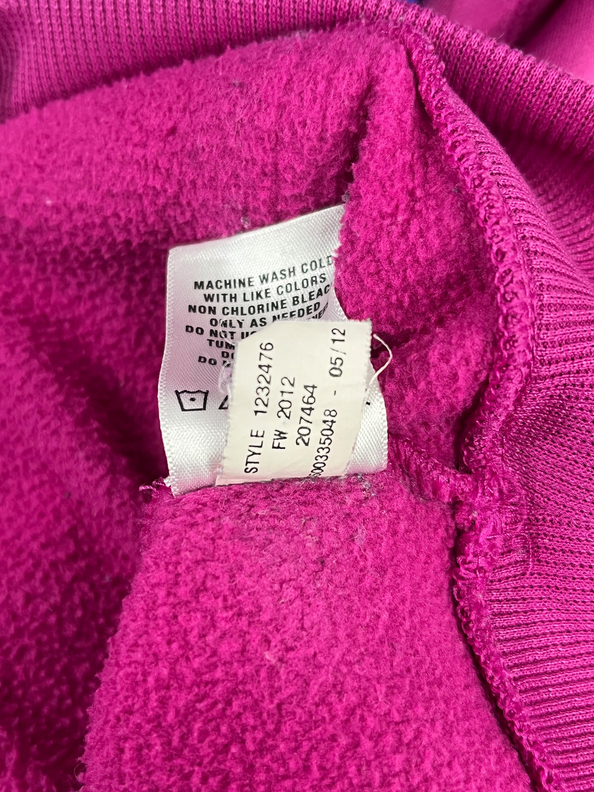 POLERÓN UNDER ARMOUR MUJER TALLA S FUCSIA CON CAPUCHA