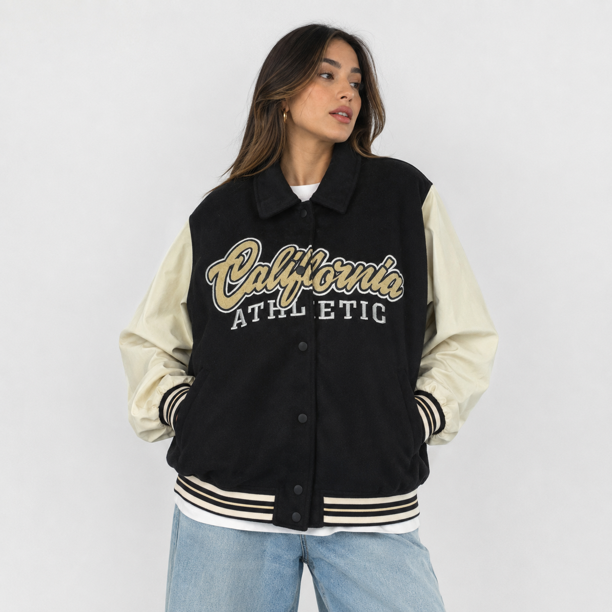 CHAQUETA BOMBER H&M DIVIDED CALIFORNIA ATHLETIC TALLA XL NEGRA/CREMA