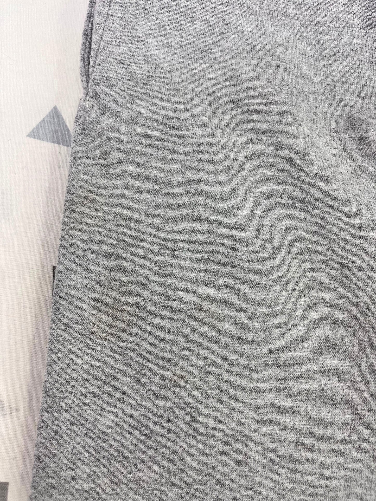 PANTALÓN CHAMPION ECO ELM’S COLLEGE HOMBRE TALLA S GRIS