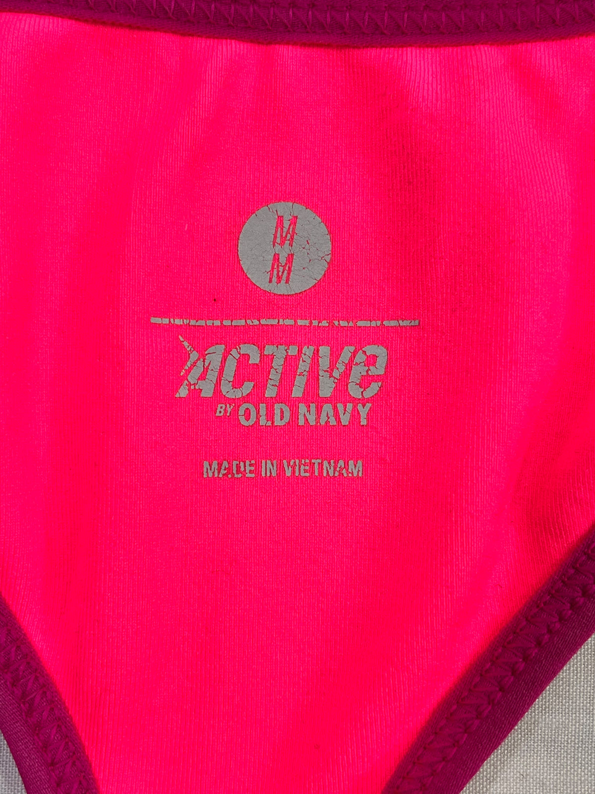 TOP DEPORTIVO OLD NAVY ACTIVE MUJER · TALLA M