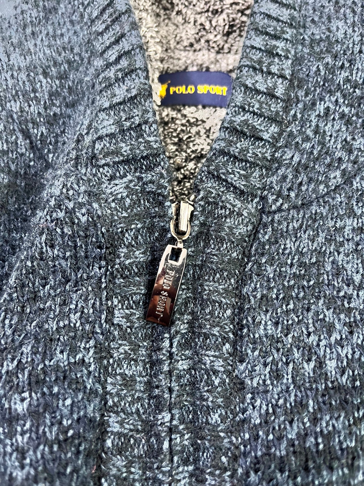 Poleron Tejido Polo Sport con Chiporro Hombre