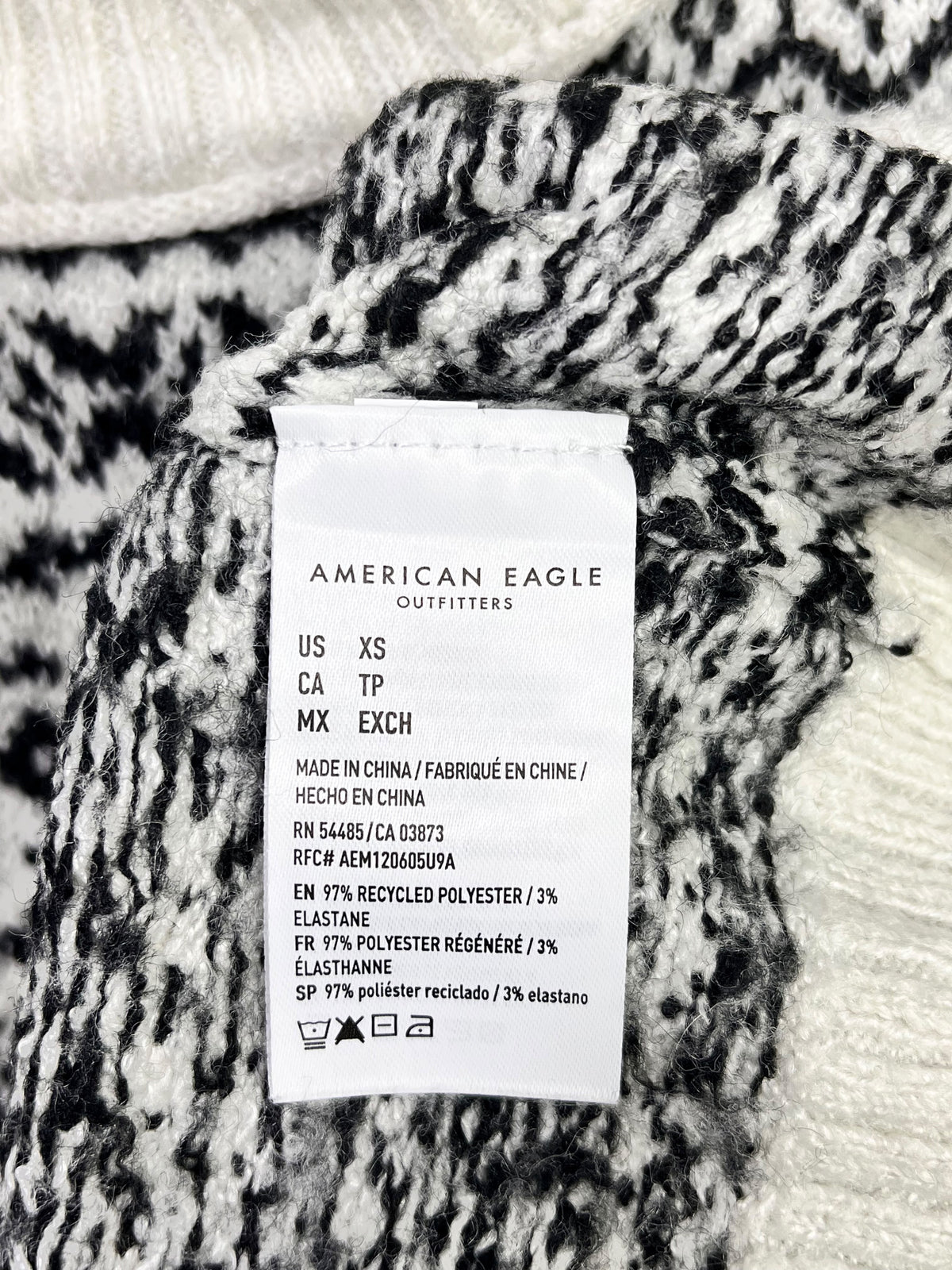 SWEATER AMERICAN EAGLE MUJER TALLA XS ESTAMPADO BLANCO Y NEGRO
