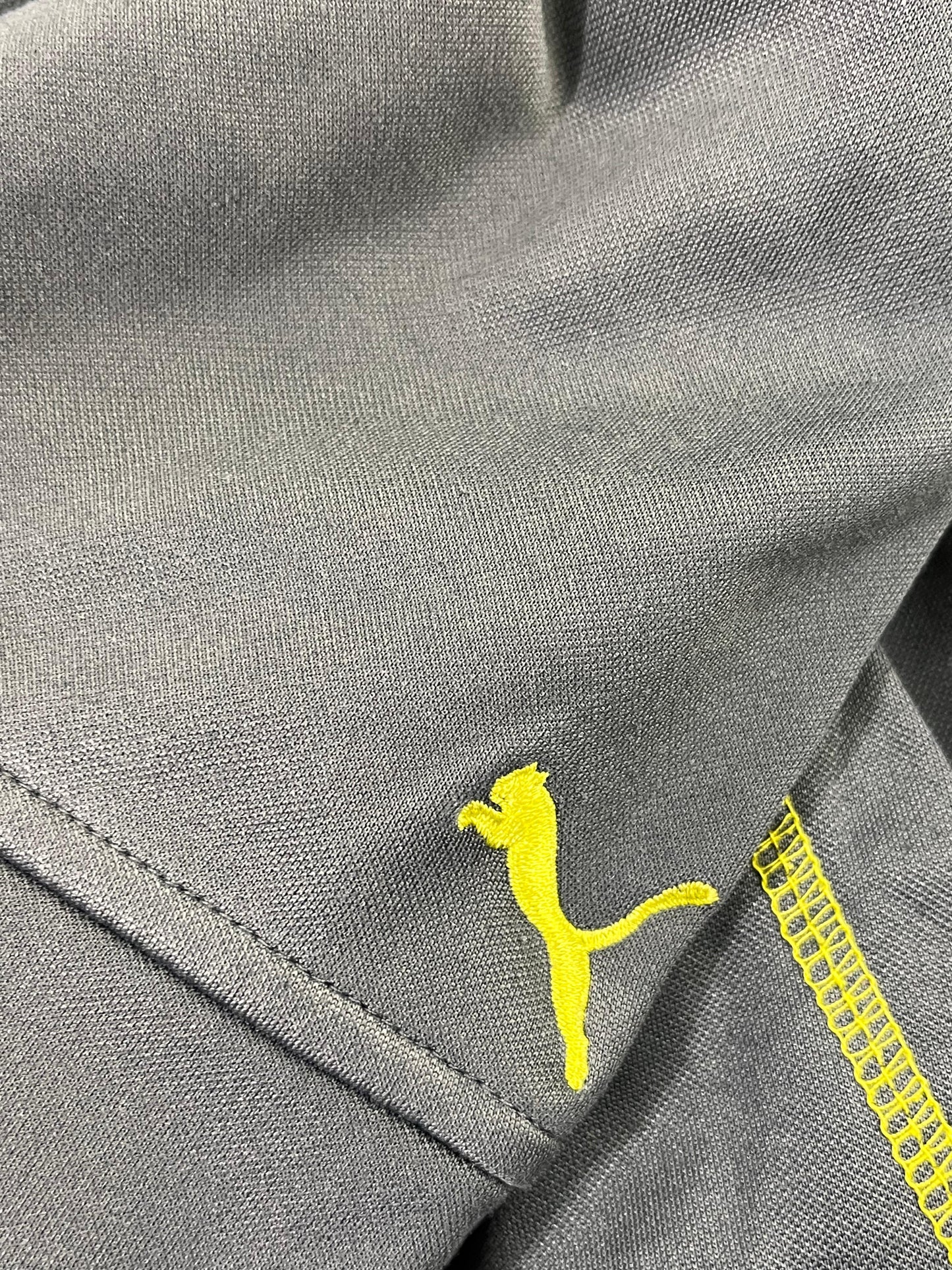 POLERÓN PUMA BOYS CON CAPUCHA TALLA L GRIS/AMARILLO