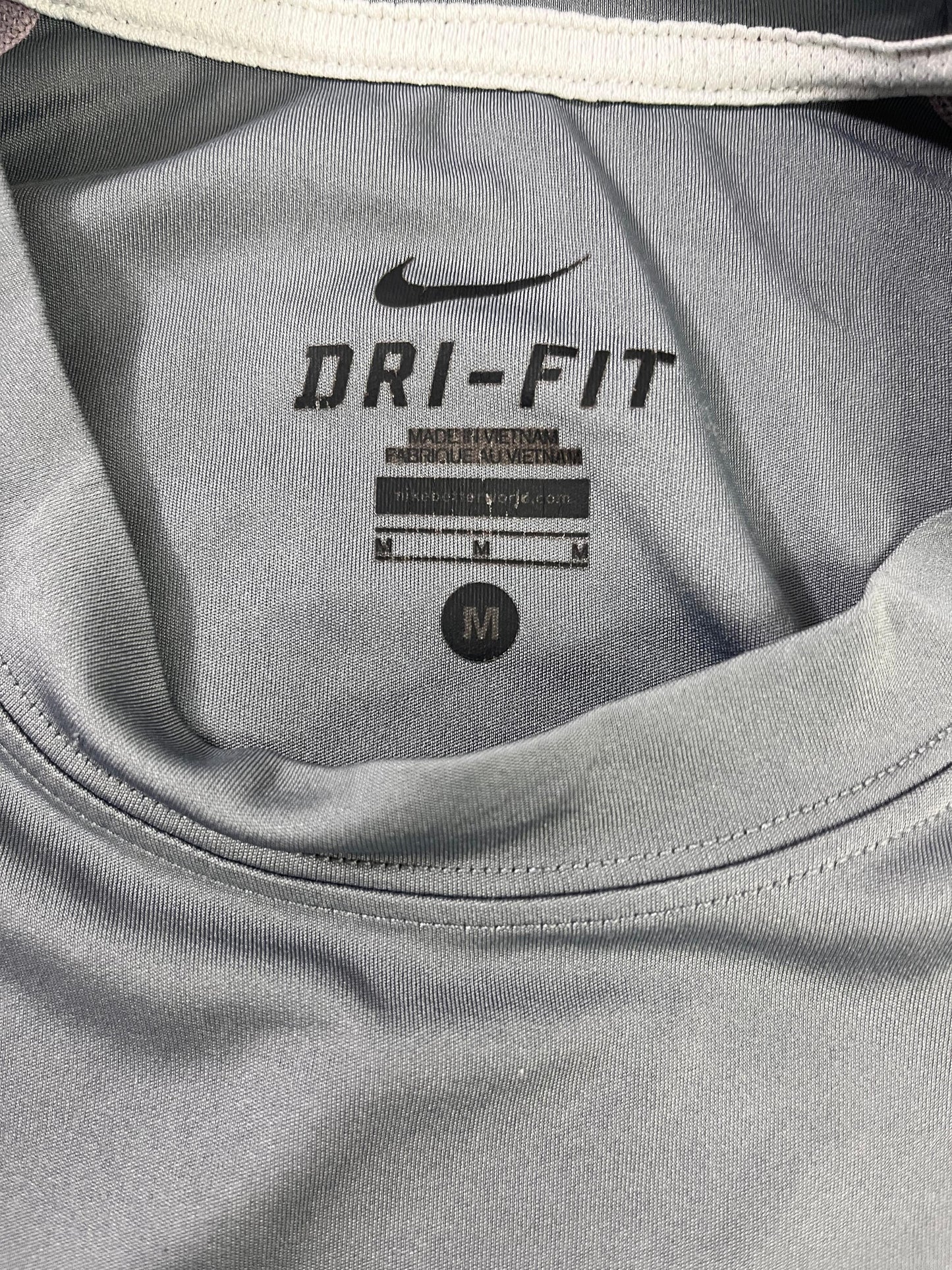 POLERA DEPORTIVA HOMBRE NIKE DRI-FIT MANGA LARGA TALLA M GRIS