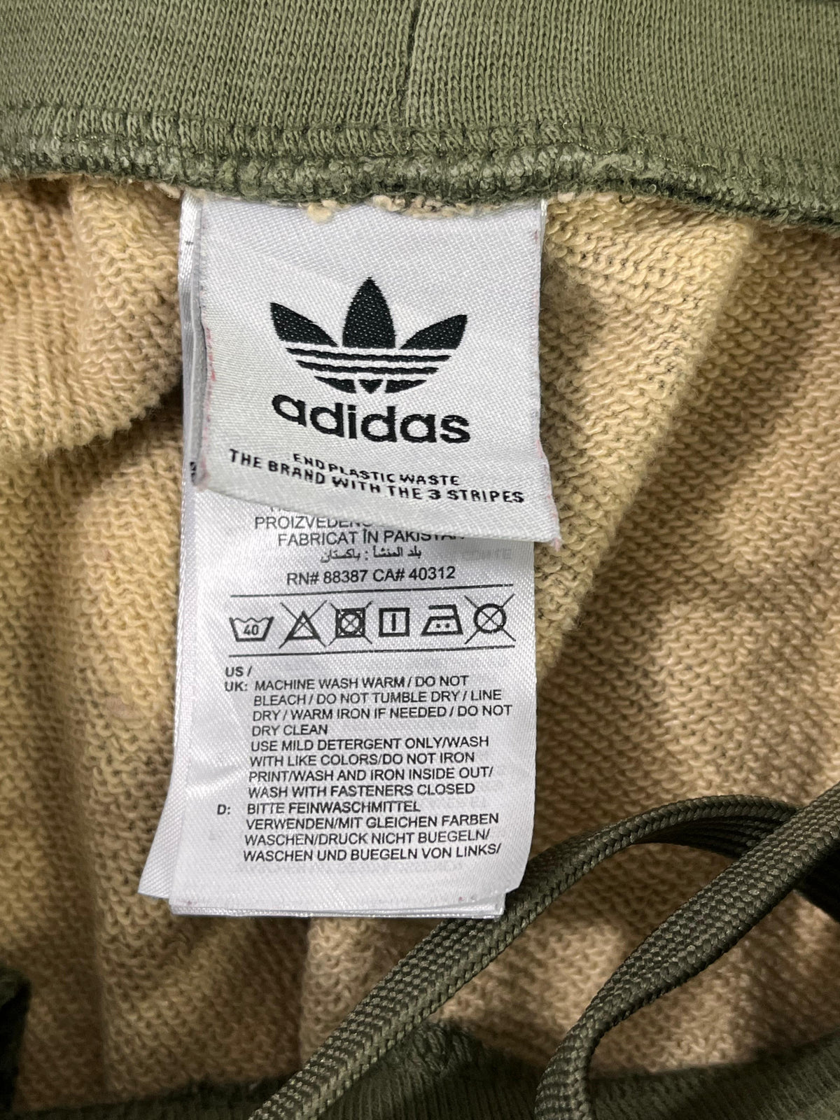 PANTALÓN JOGGER ADIDAS ORIGINALS CAMUFLADO · TALLA JUVENIL 14/16 – XS ADULTO
