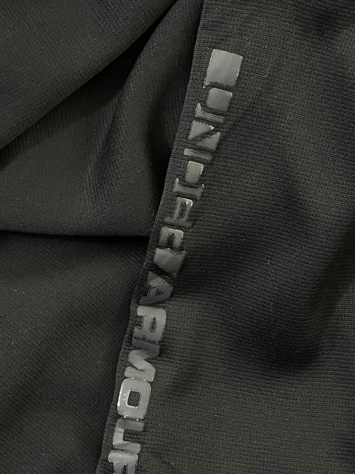 POLERÓN UNDER ARMOUR HOMBRE · TALLA L/G