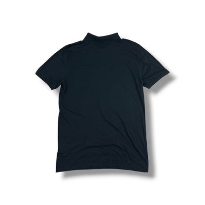 Fotografía real de espalda de polera polo Volcom